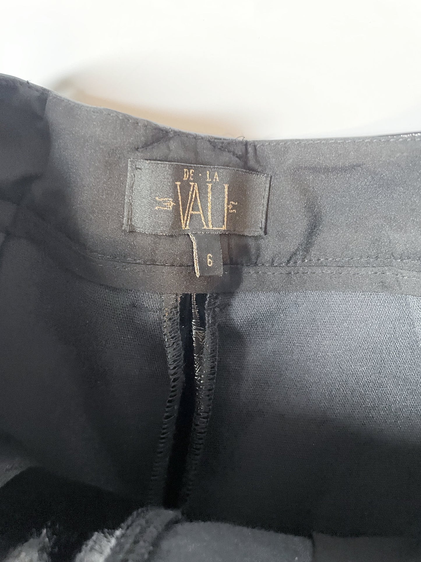 De La Vali Faux Patent Leather Trousers UK 6 image 3