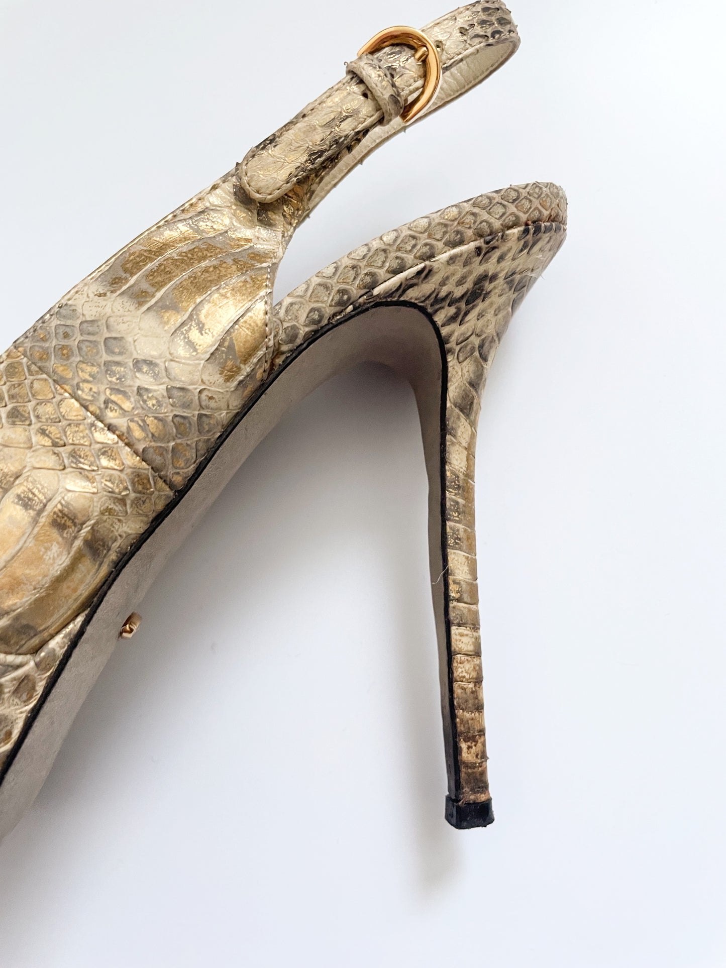 Sergio Rossi Gold MetallIic Pumps UK 6 image 3