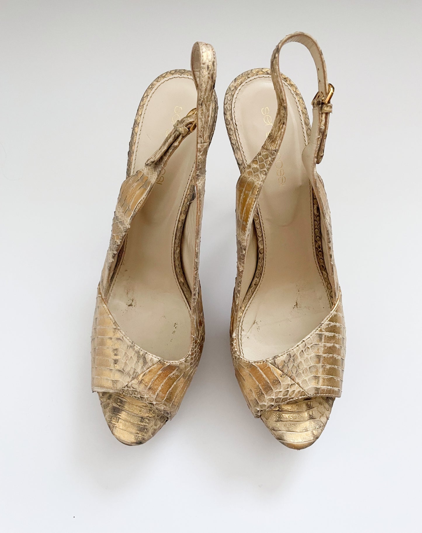 Sergio Rossi Gold MetallIic Pumps UK 6 image 1