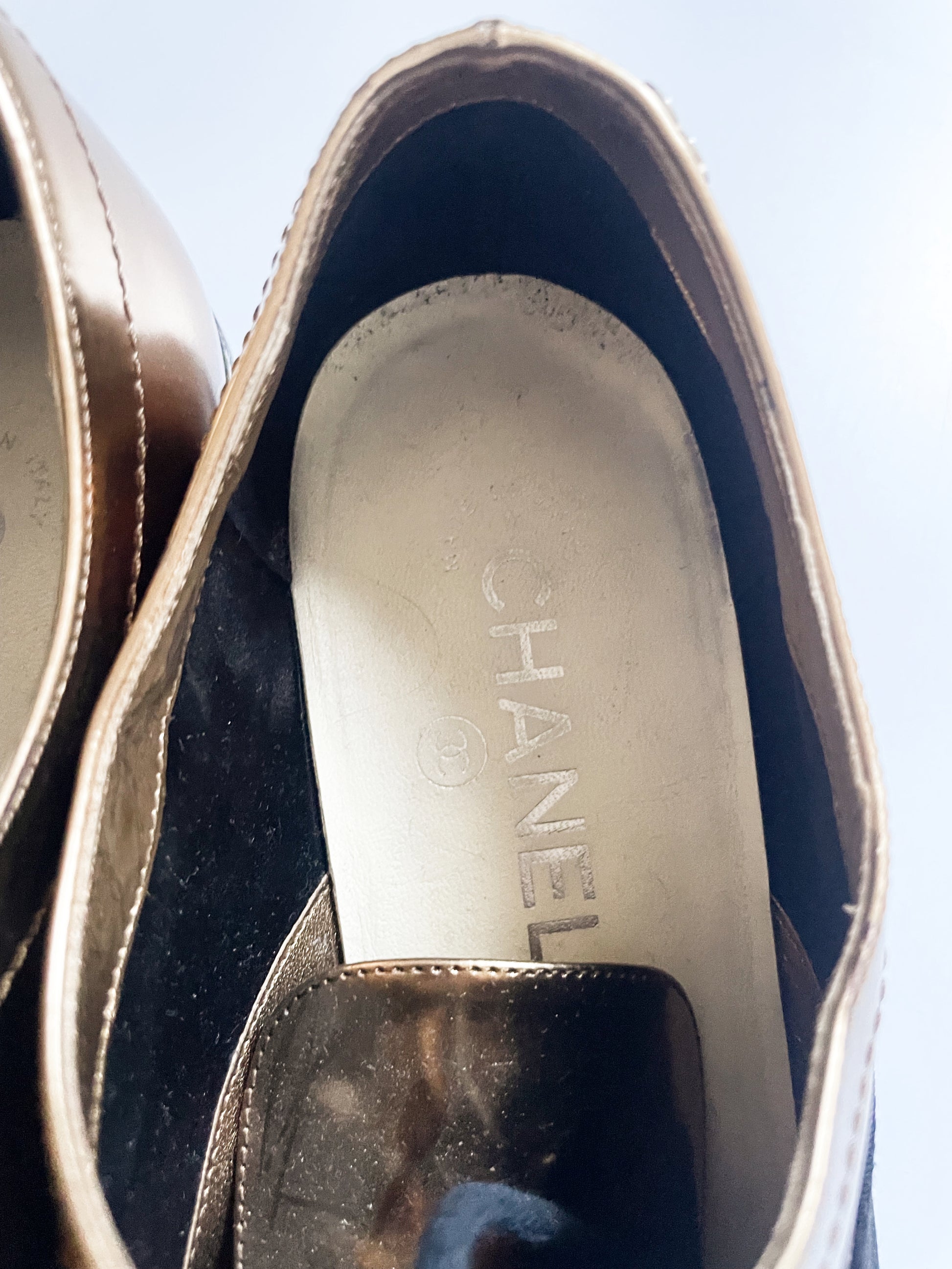 Chanel Gold and Black Oxford Shoes UK 5 image 4