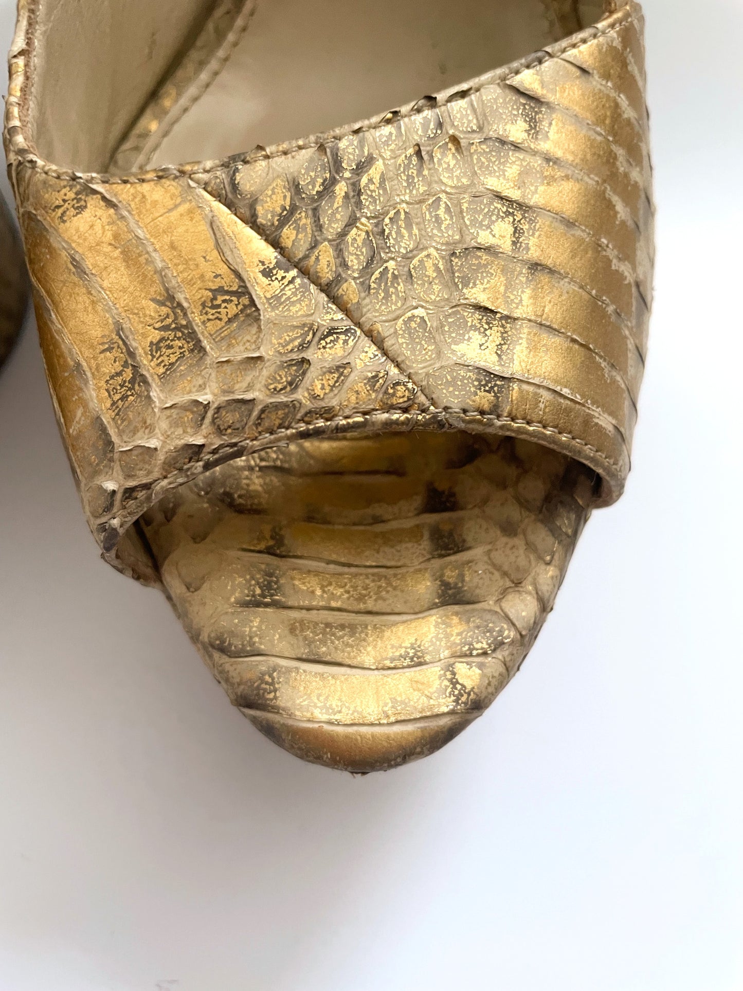 Sergio Rossi Gold MetallIic Pumps UK 6 image 6