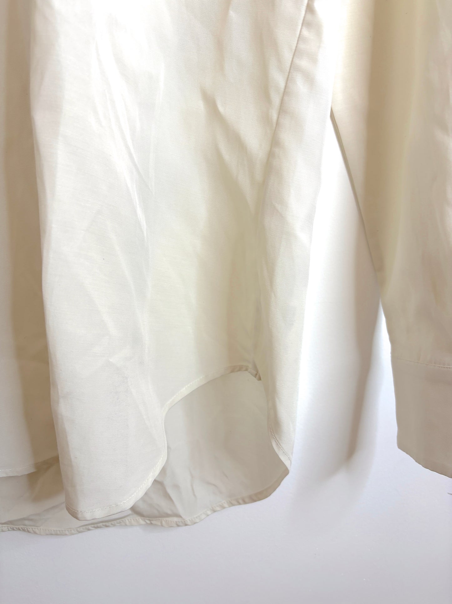 New With Tags Serena Bute Classic Cream Shirt XS