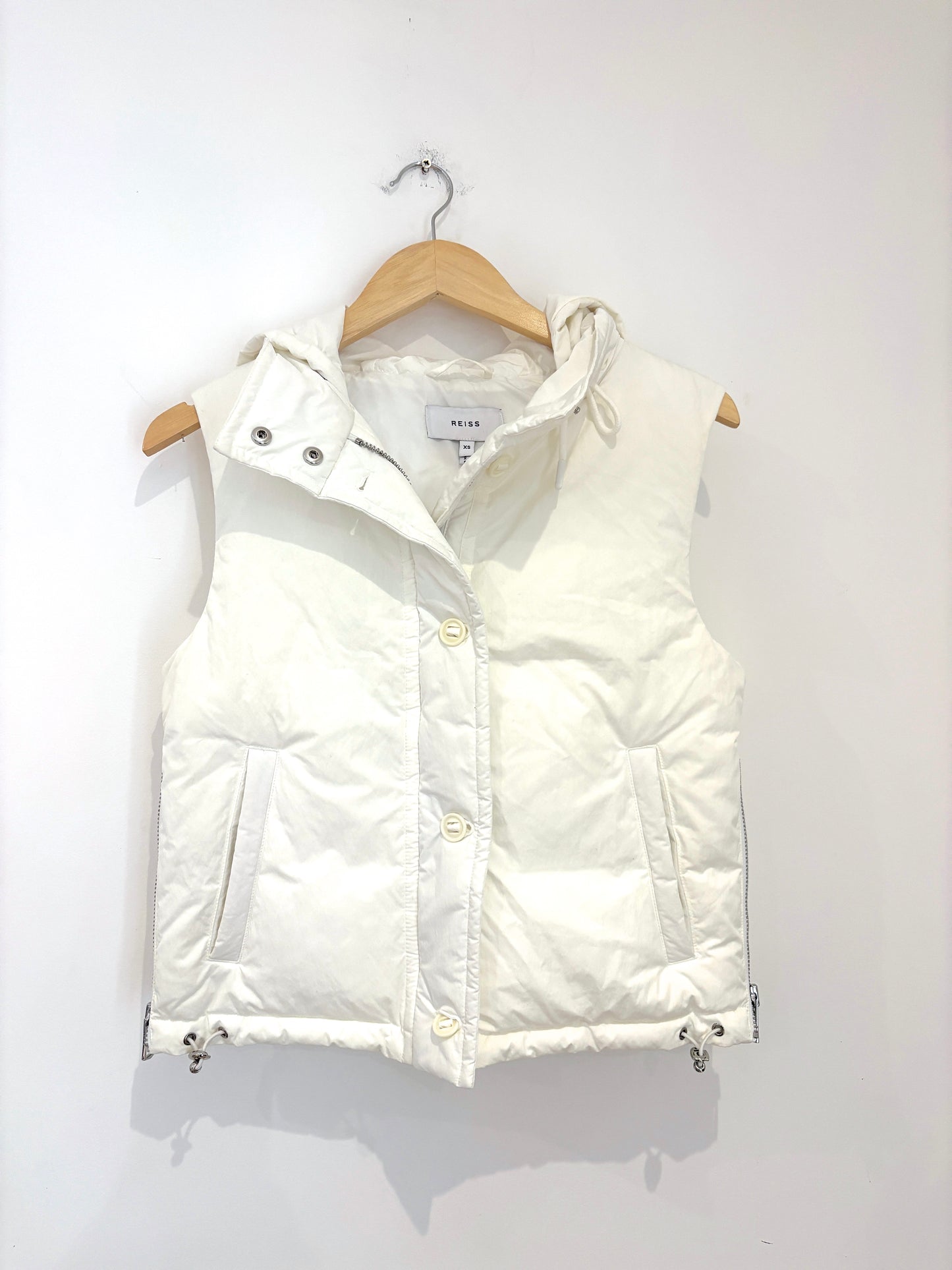 Reiss White Puffer Hooded Gilet